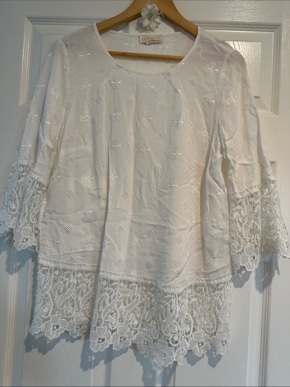 Women’s White Embroidered Lace Hem Top